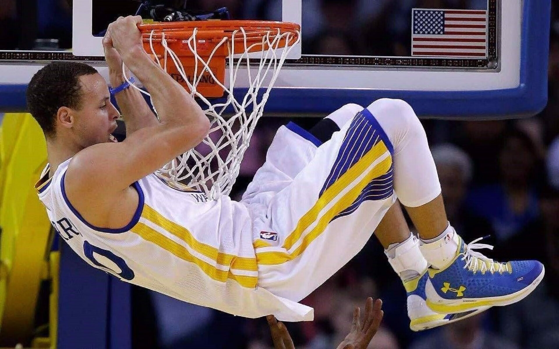 掘金逆转尼克斯，西部决赛中约基奇三分雨不断，nba_约基奇27分掘金力克太阳